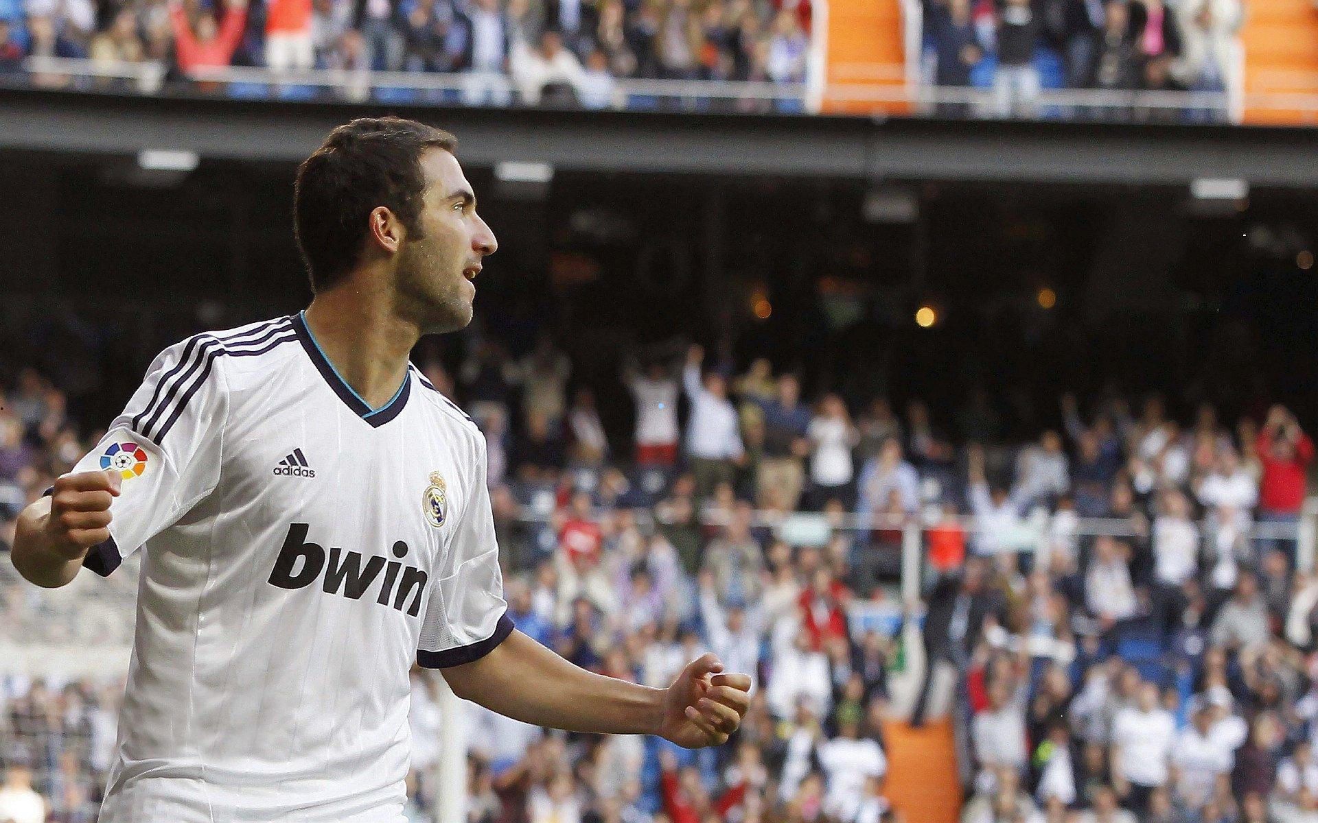 阿德巴约17分5篮板展现内线统治力 热火顽强追击开拓者惜败